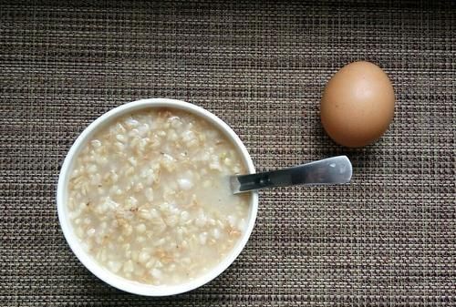 早餐燕麦片怎么吃才能减肥(燕麦片怎么吃才减肥最快)图2