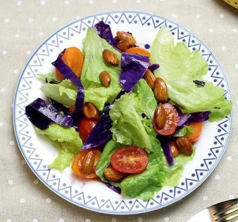 别再把杏仁当零食吃啦！换种吃法，清新爽口，吃了还不会发胖