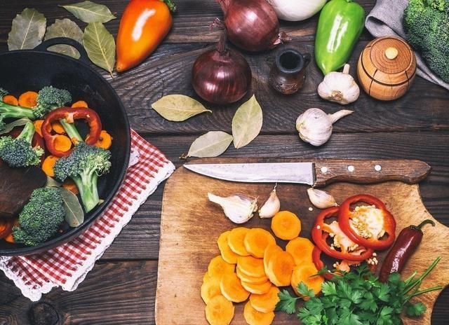 什么人不能吃素食,什么人吃素食好图1