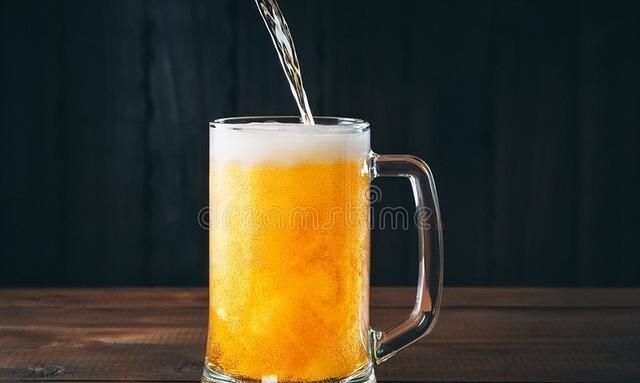 长期大量喝啤酒，身体可能出现4个危害，提醒：牢记3点或更健康