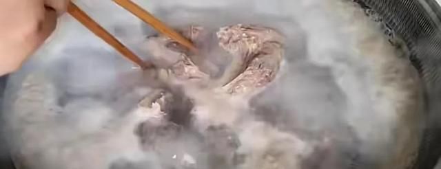 炖鸽子汤，2不放，加3样，肉不柴不腥，营养滋补又祛湿提高免疫力
