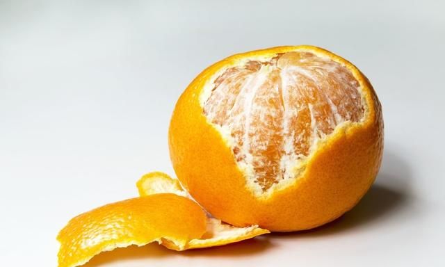 只吃橘子扔掉皮？橘子皮的7大妙用，你将要错过了