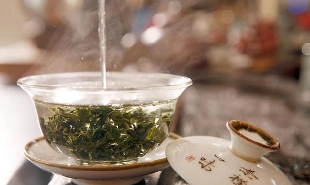 龙井、碧螺春、毛尖这三种都是绿茶，哪一种比较适合你？