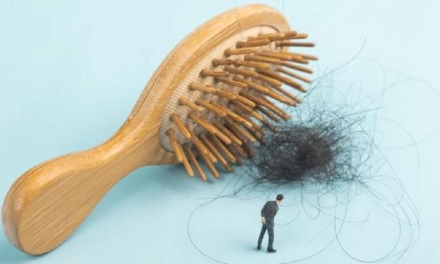 黑芝麻丸也许不能拯救你的脱发！真正长头发要做的4件事