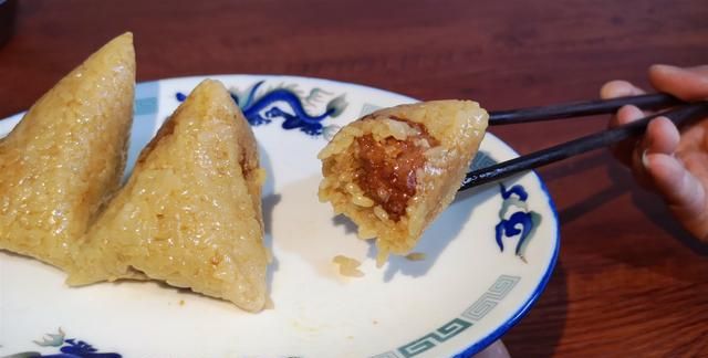 肉粽子这样做，步骤简单，肉香米糯，比买的还好吃，真香