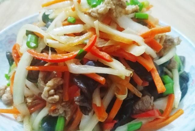 白菜帮子怎么做好吃又简单(不用肉的白菜帮子怎么吃)图3