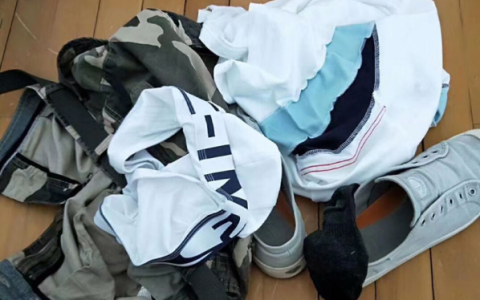 简单清洗衣服污渍的新方法如何,白色衣服顽固污渍去除的最佳方法