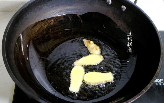 不用火锅料，教你自制鸡汤火锅，简单又鲜美，老人小孩都喜欢