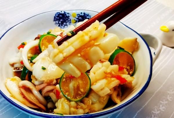 酸辣开胃，鲜嫩低脂的捞汁海鲜～乌贼鱼
