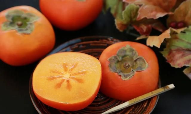 柿子全身是宝，秋天吃正好！但换种吃法更滋补