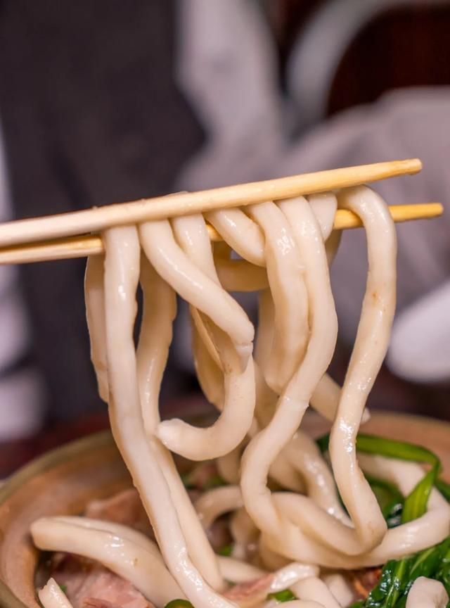 飘香四溢！这间煲仔饭，东莞街坊一吃就是36年