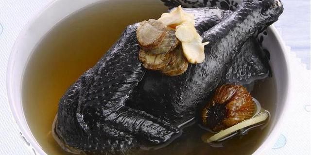 骨质疏松食疗验方之十：花旗参田七乌鸡汤