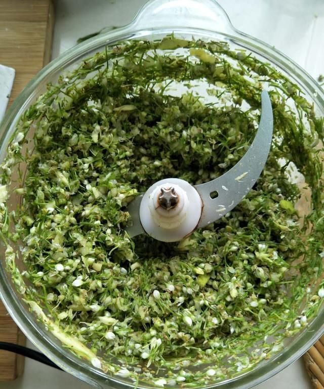 韭菜花收获的季节，怎么制作韭花酱，韭菜花的功效与营养价值