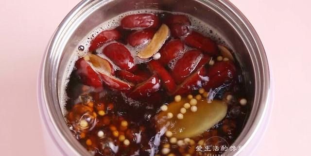 女人不补易显老，暖宫活血红糖姜枣西米露，大姨妈准了气色好