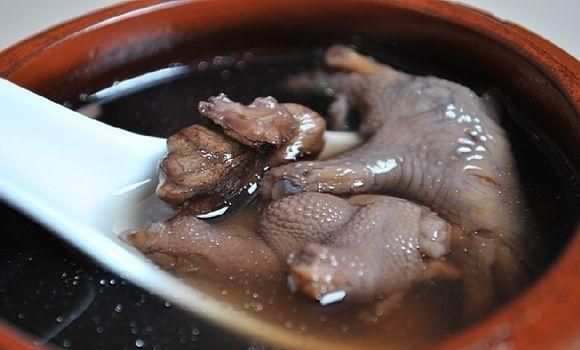 黑豆鸡脚汤怎么做好吃图3