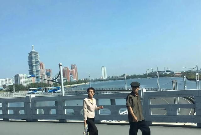 带着10000元游朝鲜，沿途见闻让人印象深刻，不虚此行