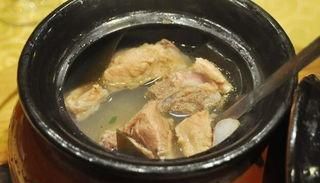 瓦罐煨汤制作方法配方，汤清浓郁，清热解毒，滑润去燥，补肺益肾