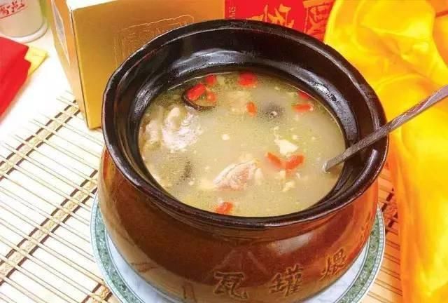 瓦罐煨汤制作方法配方，汤清浓郁，清热解毒，滑润去燥，补肺益肾