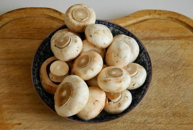 蘑菇汤的家常做法有哪些图5