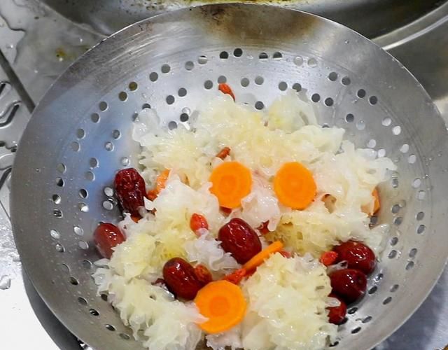 秋天要忌嘴，建议：少吃豆腐和苦瓜，多吃这6样，温润去燥好过秋