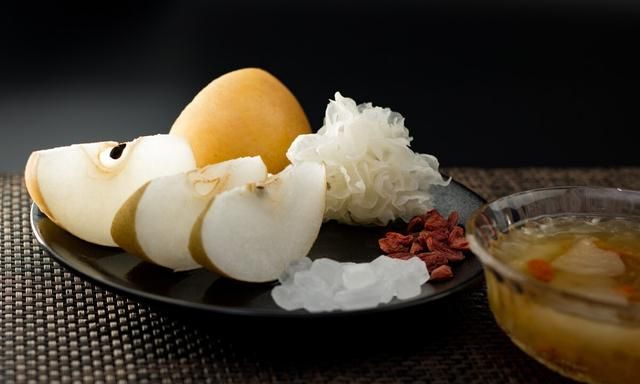 秋天要忌嘴，建议：少吃豆腐和苦瓜，多吃这6样，温润去燥好过秋