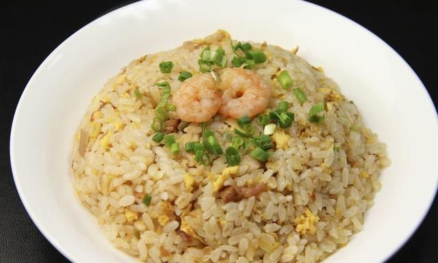 米饭热吃还是凉吃(米饭热吃还是冷吃好)图2