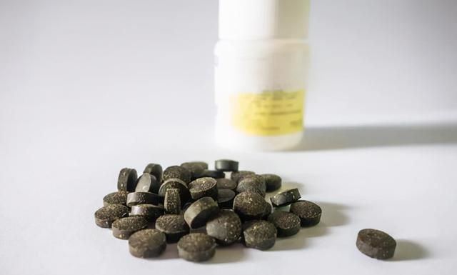 甘草片镇咳效果好，为何被限制购买？看完它的危害，你就明白了