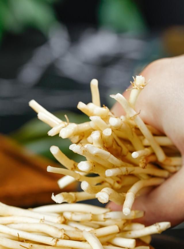 鱼腥草含“马兜铃酸”，伤肝、伤肾还致癌？经常吃到底会怎样？