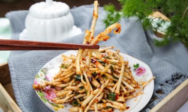 鱼腥草含“马兜铃酸”，伤肝、伤肾还致癌？经常吃到底会怎样？