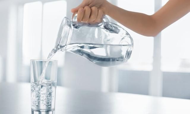 长期喝桶装水有致癌风险？简单一招，教你辨别优、劣质桶装水