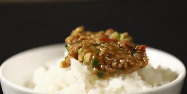 旺火快炒“脆滑肉”，家常小炒见功夫