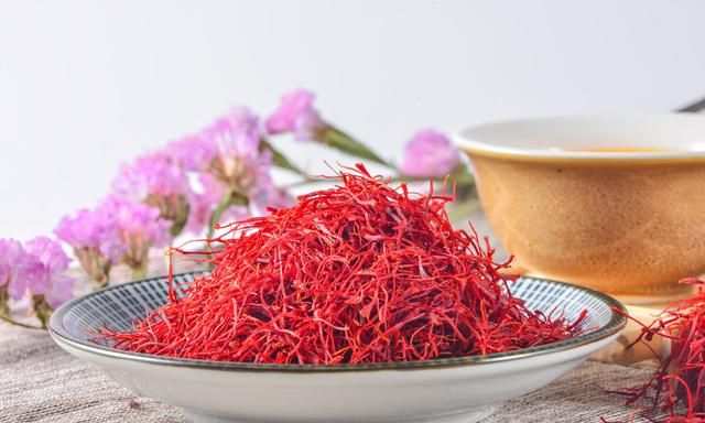 藏红花和红花的区别，平时能泡水喝吗？藏红花你想知道的6大问题