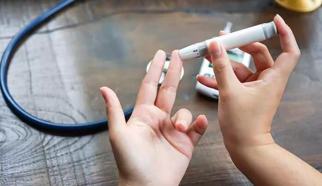 儿童吃草莓有什么好处,吃草莓有什么好处对胃不好吗图3