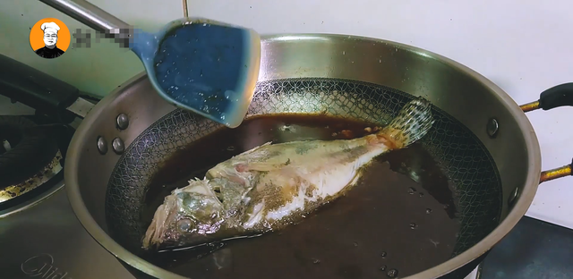 红烧臭鳜鱼家常做法，老刘教你从腌到烧制全过程，好吃的停不下来