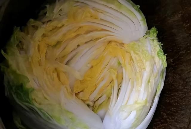 腌酸白菜，别只会放盐，东北奶奶教3招，酸菜酸脆爽口，更耐保存