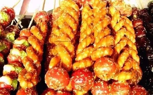 冰糖葫芦谁没吃过几根，但这些奇葩全吃过的，请让我叫一声“爷”