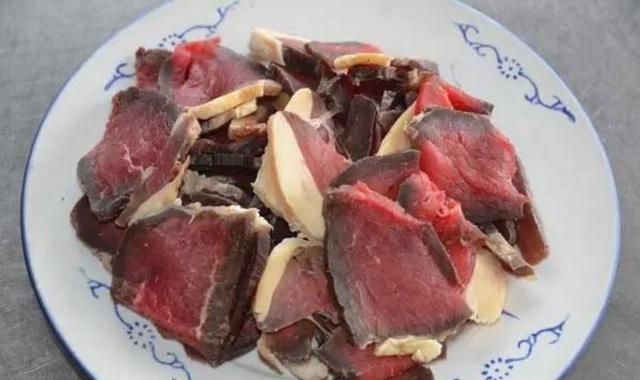 云南的牛肉干巴是怎么做的图5