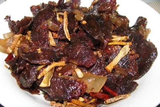 云南的牛肉干巴是怎么做的图7