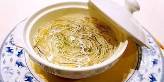 经典鲁菜文思豆腐的正宗做法，汤浓味道鲜，其历史文化更是久远