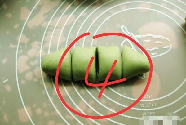宴席上的荷叶饼怎么做,宴席荷叶饼的做法图4