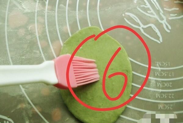 宴席上的荷叶饼怎么做,宴席荷叶饼的做法图5