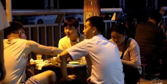 舌尖去旅行之不愿放手的烧烤大集合，这些也能拿来烤？