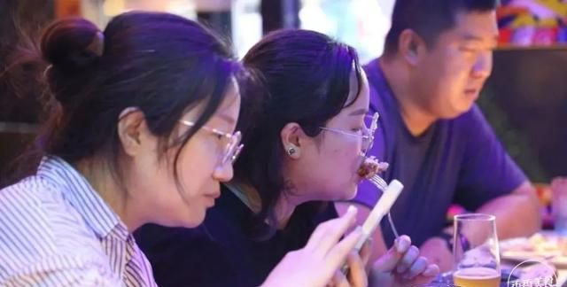 舌尖去旅行之不愿放手的烧烤大集合，这些也能拿来烤？