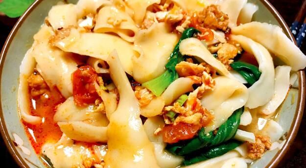 刀削面怎么做？从和面到烹饪，几道工序有技巧