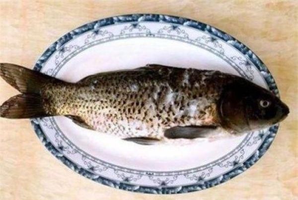 不会做鱼的看过来了！简单大气还好吃的蒸水鱼，一学就会