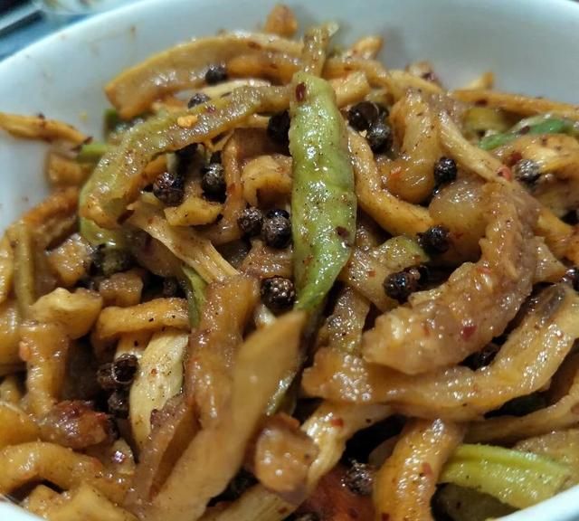 如何腌制好吃的萝卜干(如何腌制萝卜干脆香好吃)图1