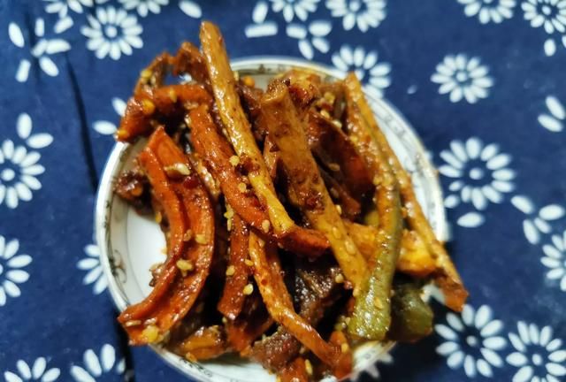 如何腌制好吃的萝卜干(如何腌制萝卜干脆香好吃)图2