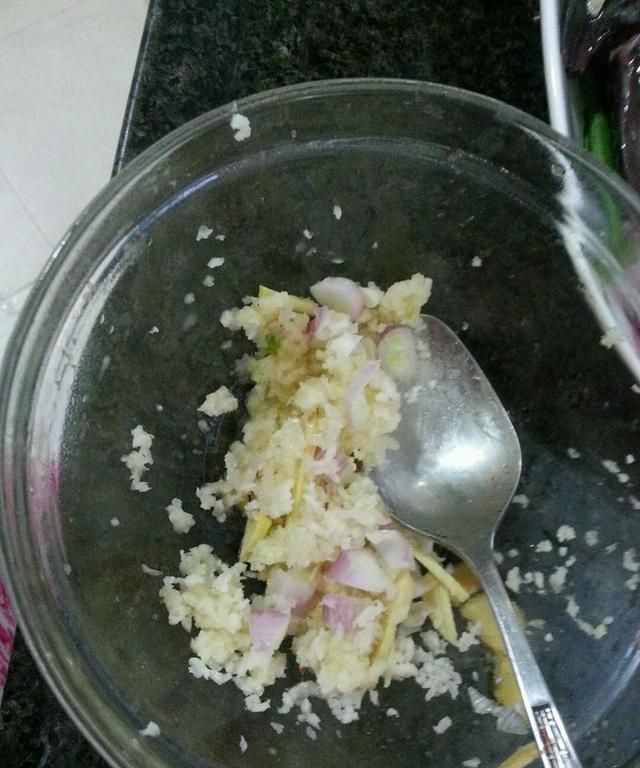 蒸豆豉鲮鱼油麦菜(豆豉鲮鱼蒸花腩)图3