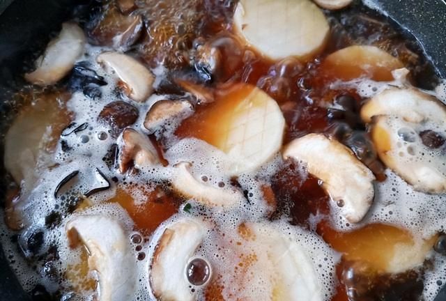 香菇木耳 ,“浸泡”1个小时 , 做出来才“好吃”