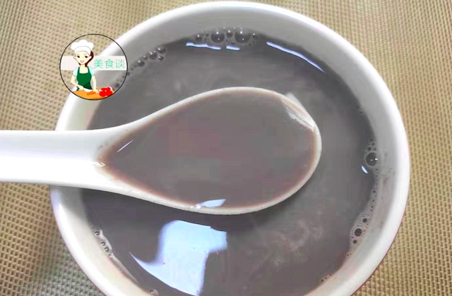早餐来上一碗三黑豆浆，成本几块钱，常喝养发气色好，做法还简单